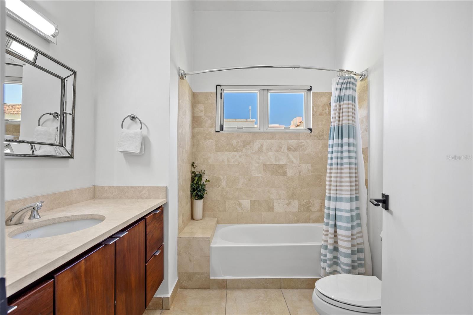 DORADO BEACH EAST - Residential