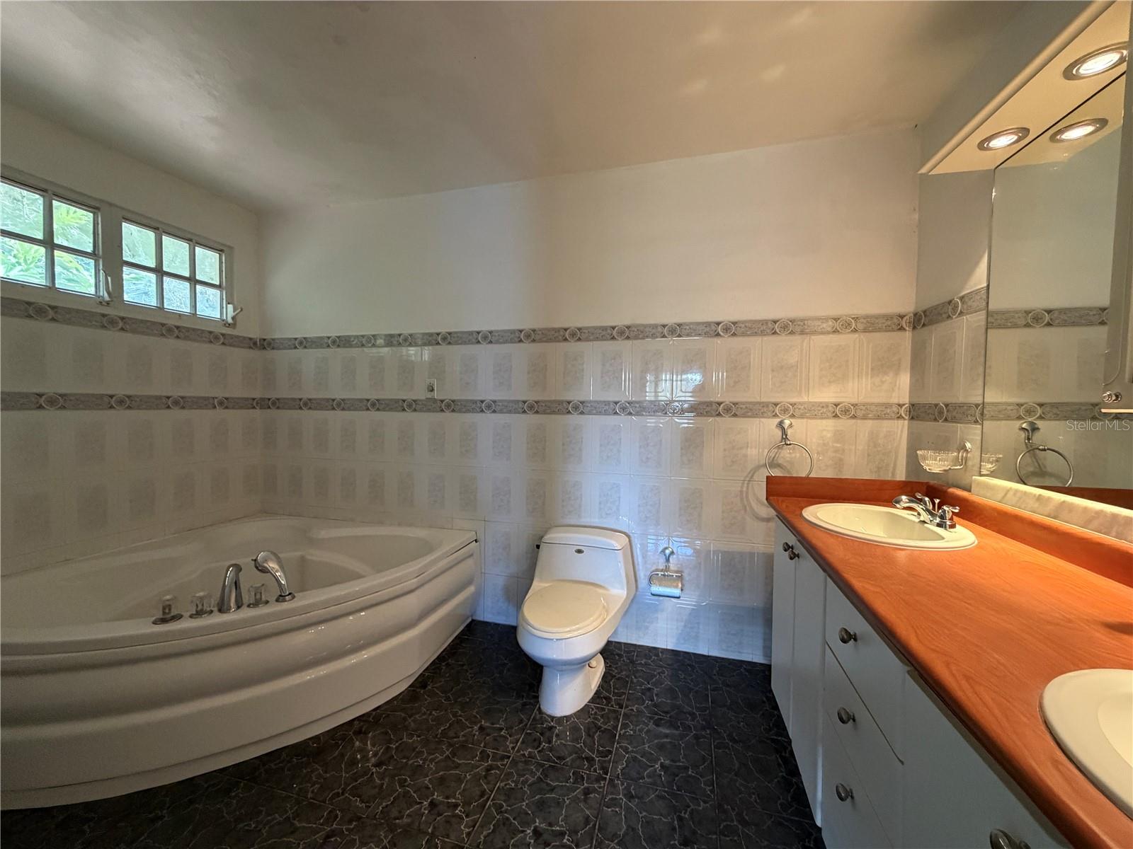 BORINQUEN WARD, CASA GRANDE SECTOR - Residential