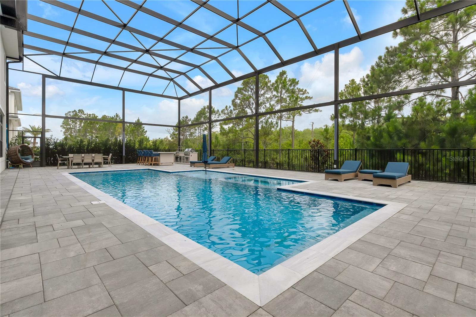 LAUREL POINTE PH 1 - Residential