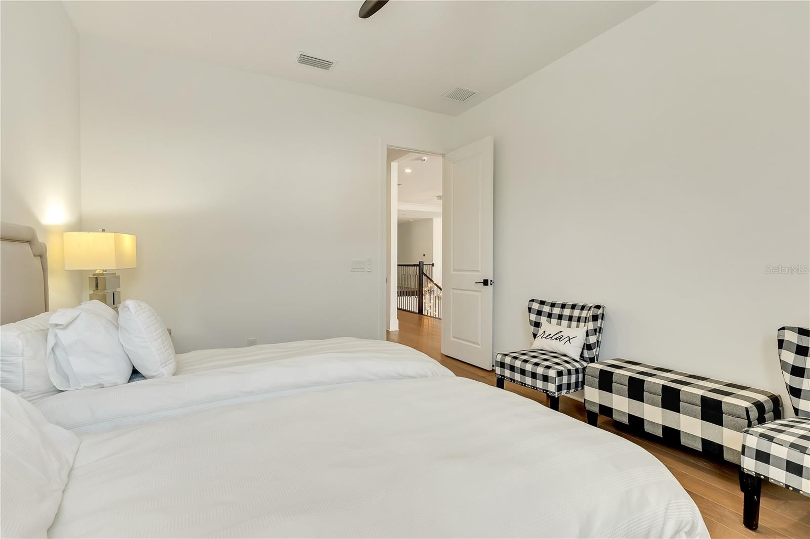 LAUREL POINTE PH 1 - Residential