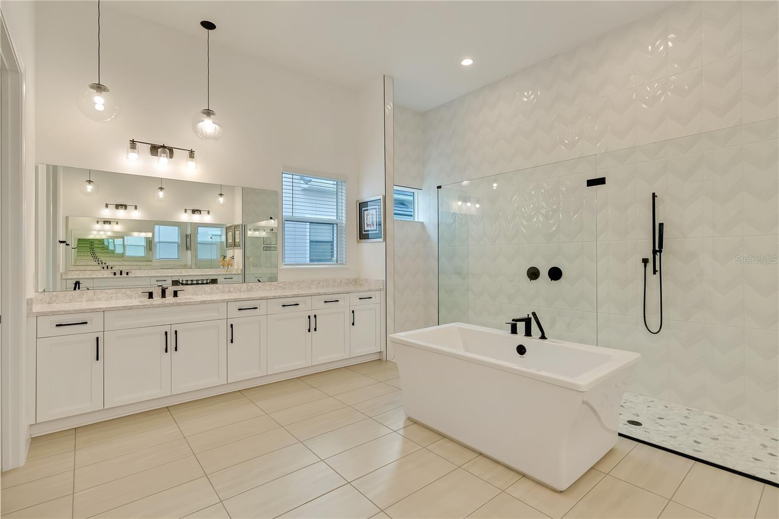 LAUREL POINTE PH 1 - Residential