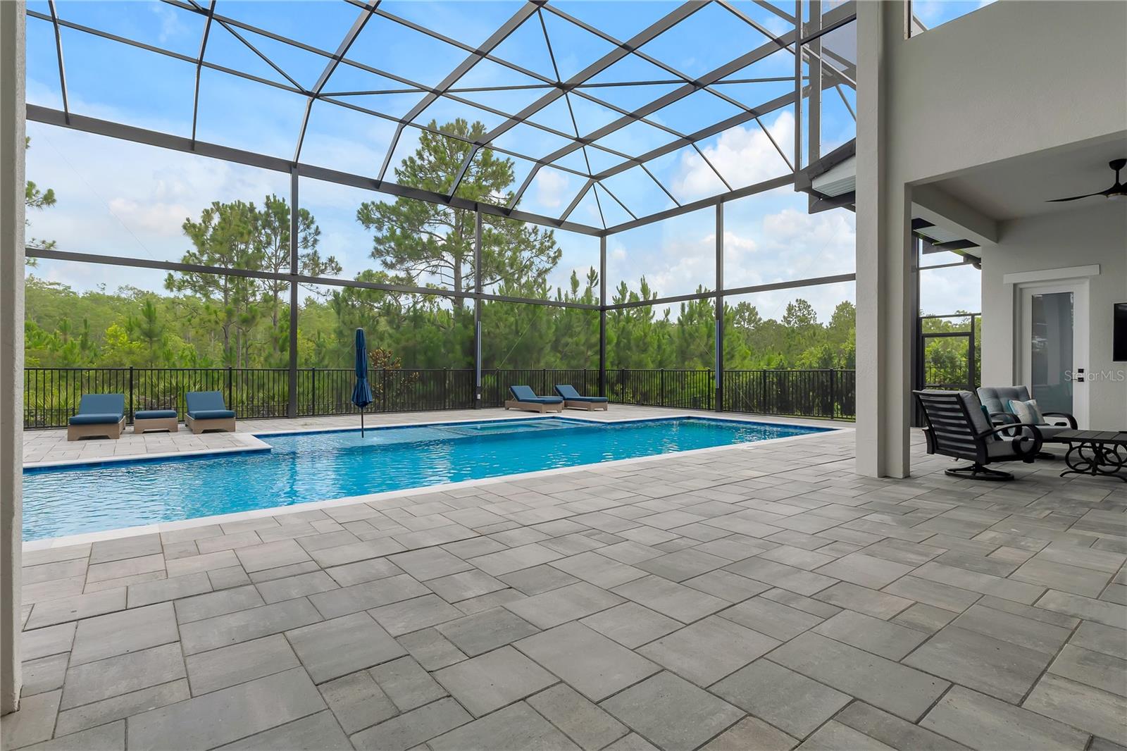 LAUREL POINTE PH 1 - Residential
