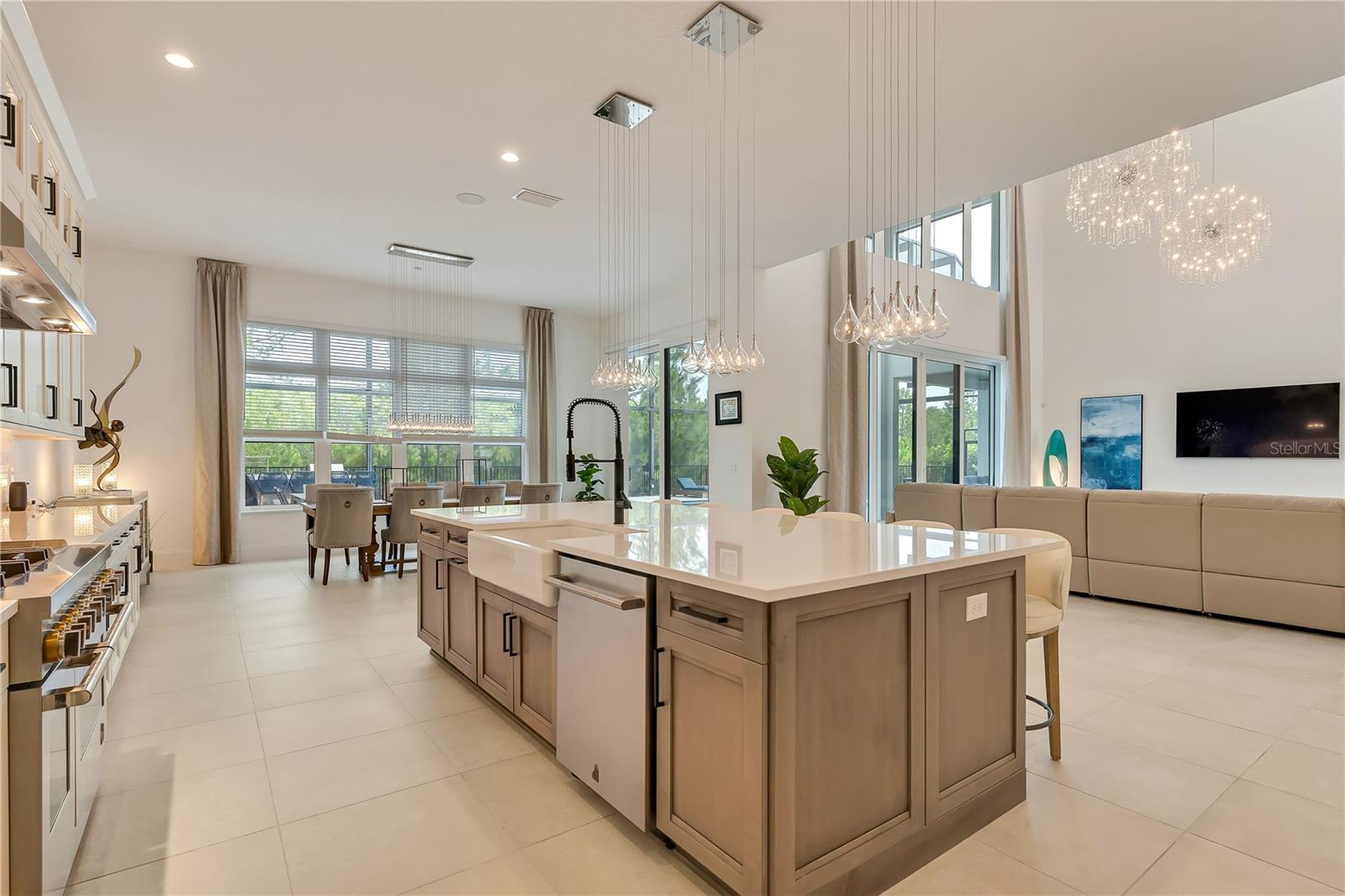 LAUREL POINTE PH 1 - Residential