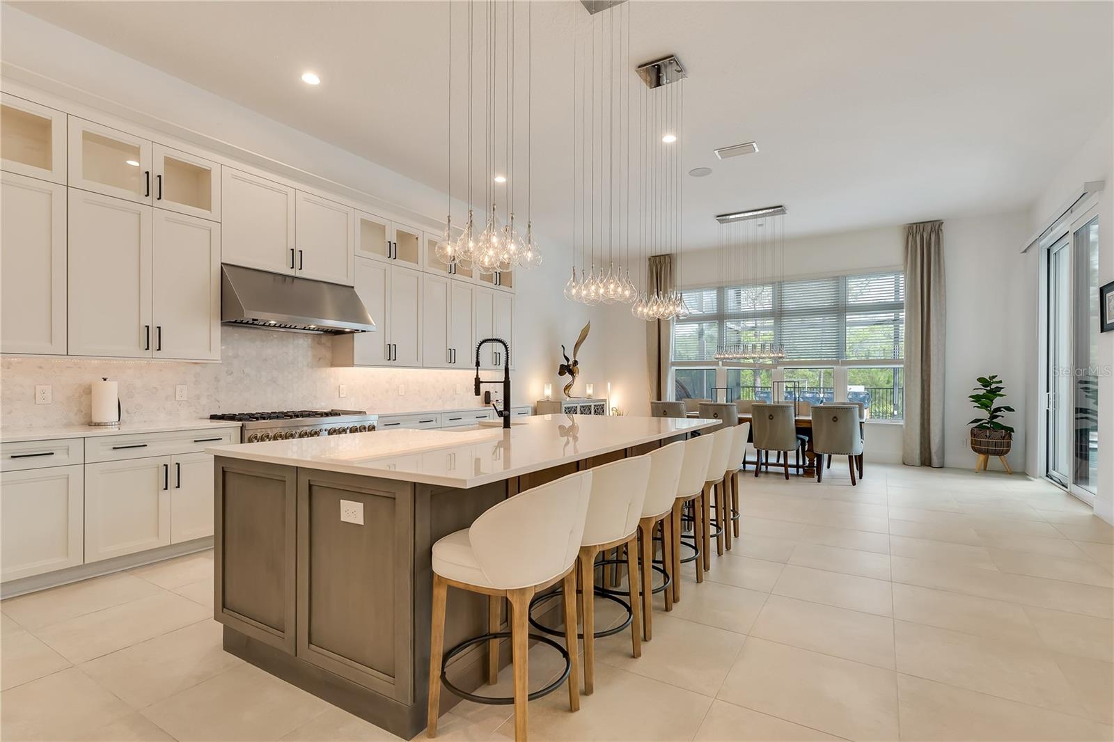 LAUREL POINTE PH 1 - Residential