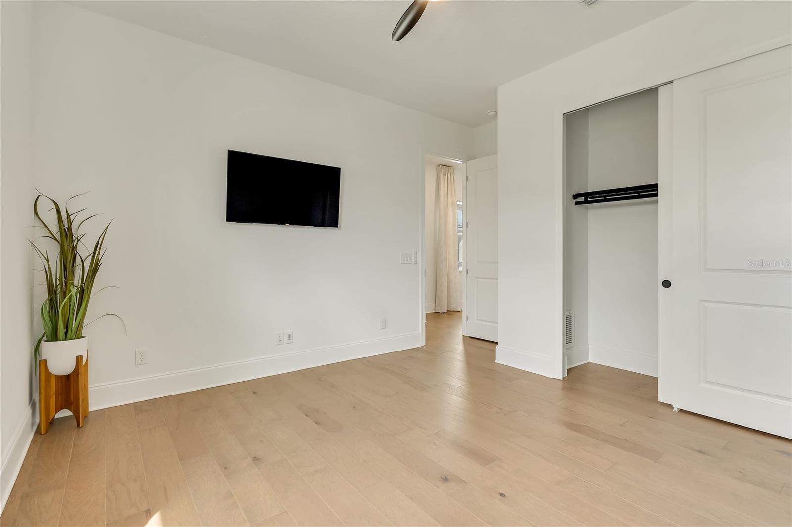 LAUREL POINTE PH 1 - Residential