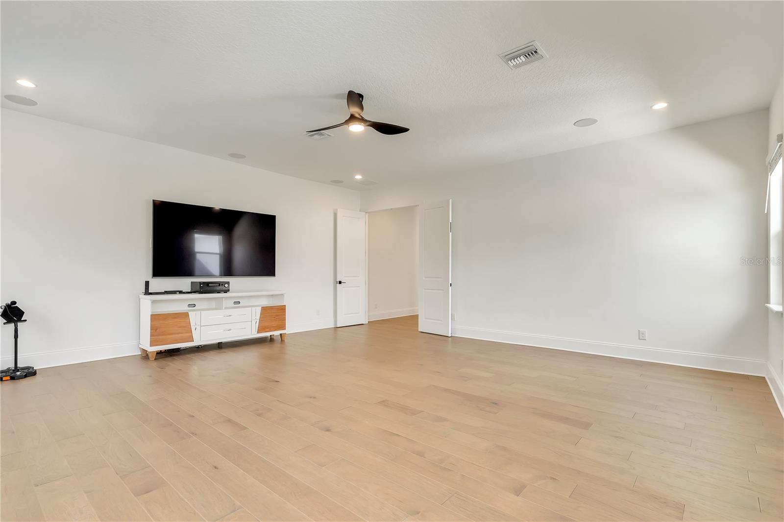 LAUREL POINTE PH 1 - Residential