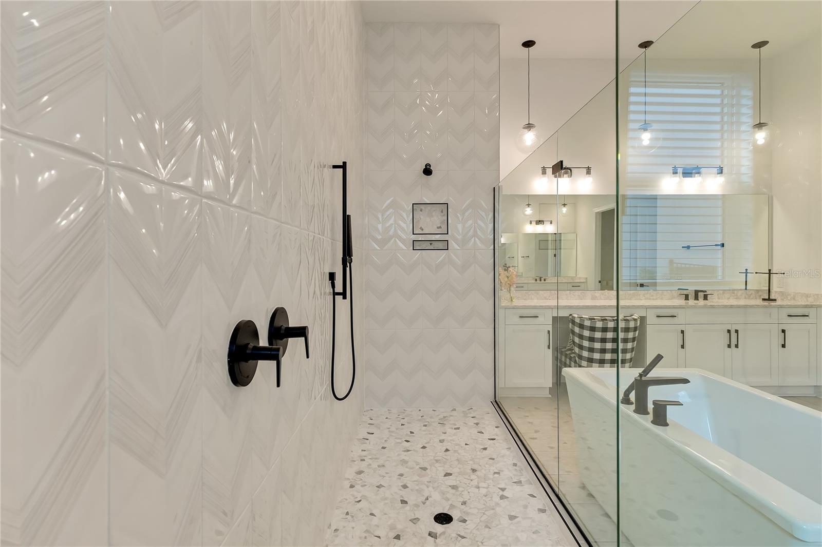 LAUREL POINTE PH 1 - Residential