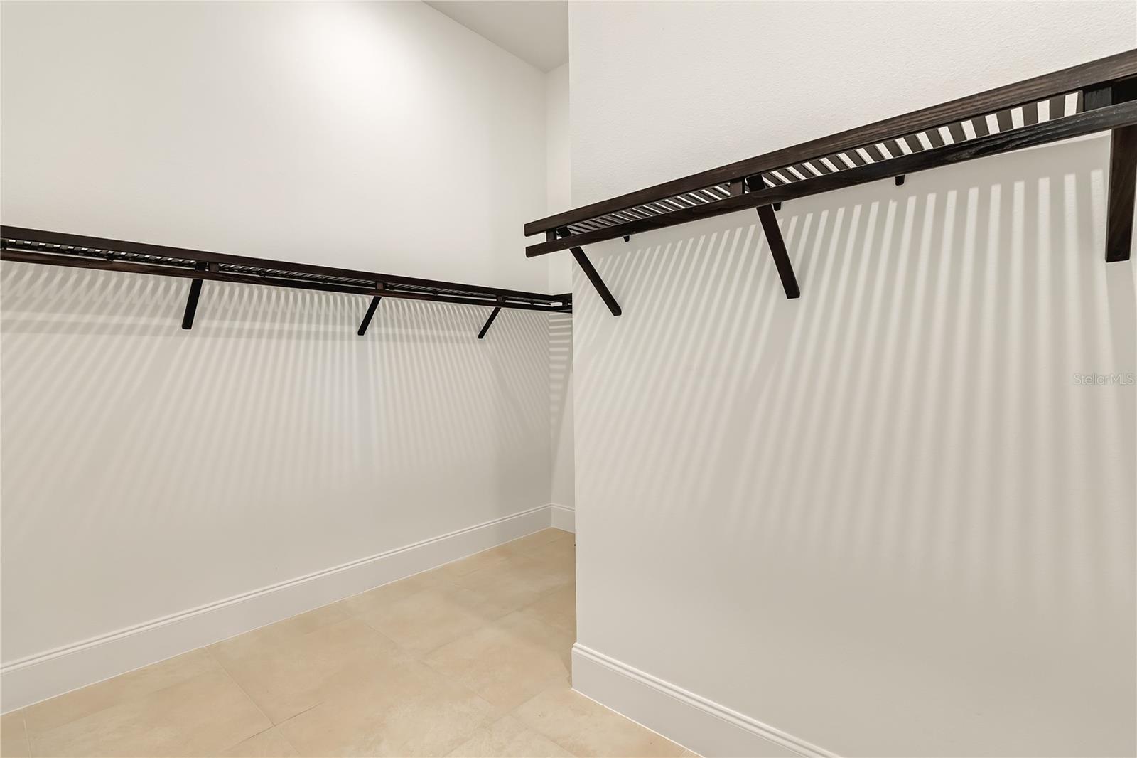 LAUREL POINTE PH 1 - Residential