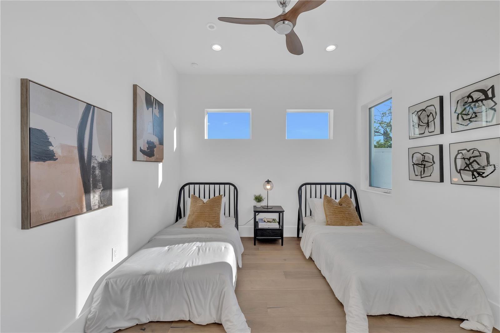 WATERSIDE-WOOD SIESTAS BAYSID - Residential