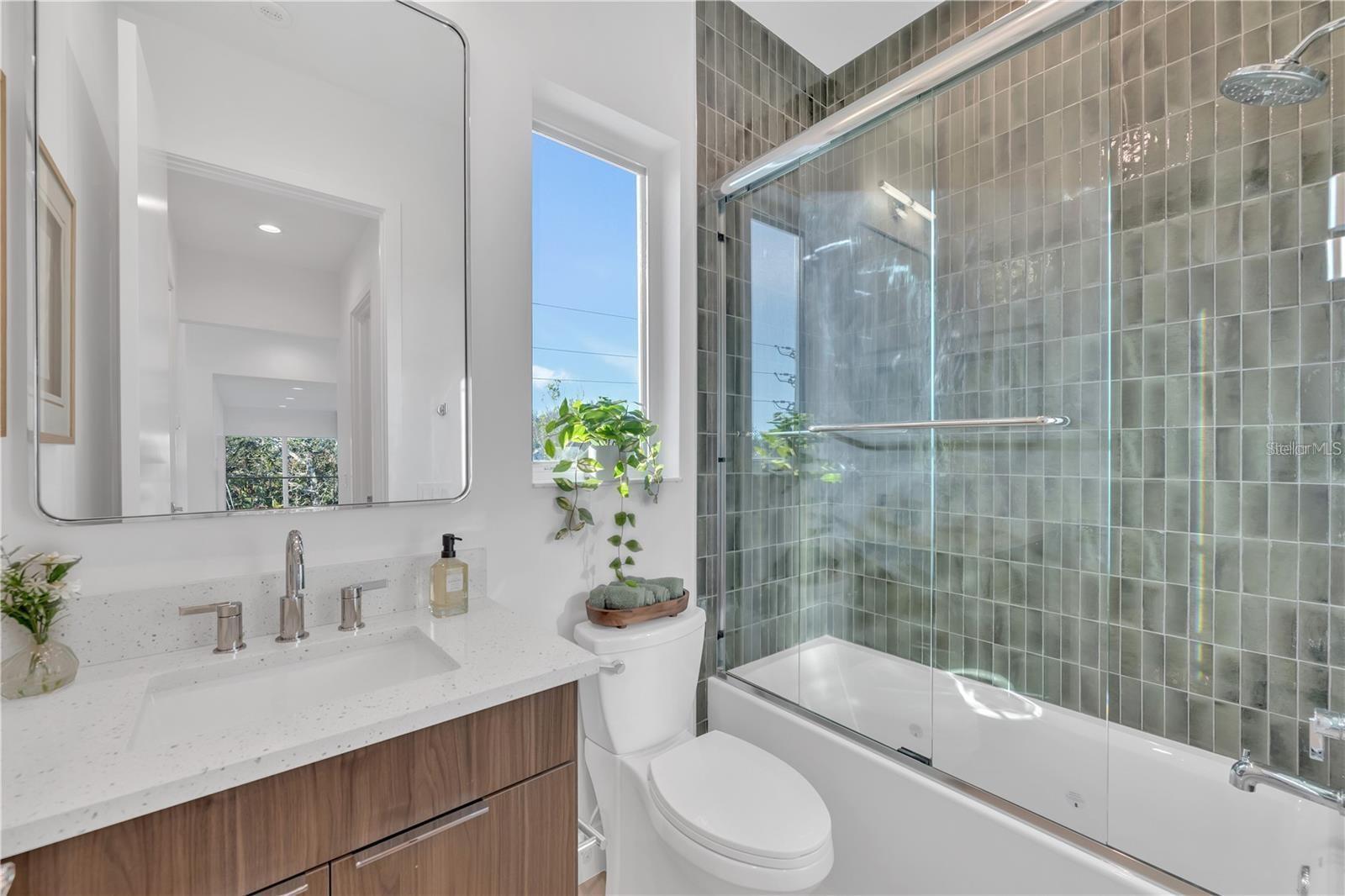 WATERSIDE-WOOD SIESTAS BAYSID - Residential