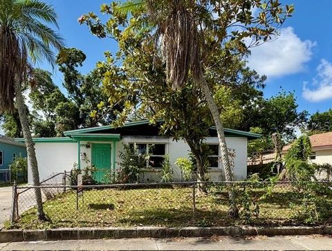 Photo of 1758 35th Street, Sarasota, FL 34234 (MLS # A4652687)