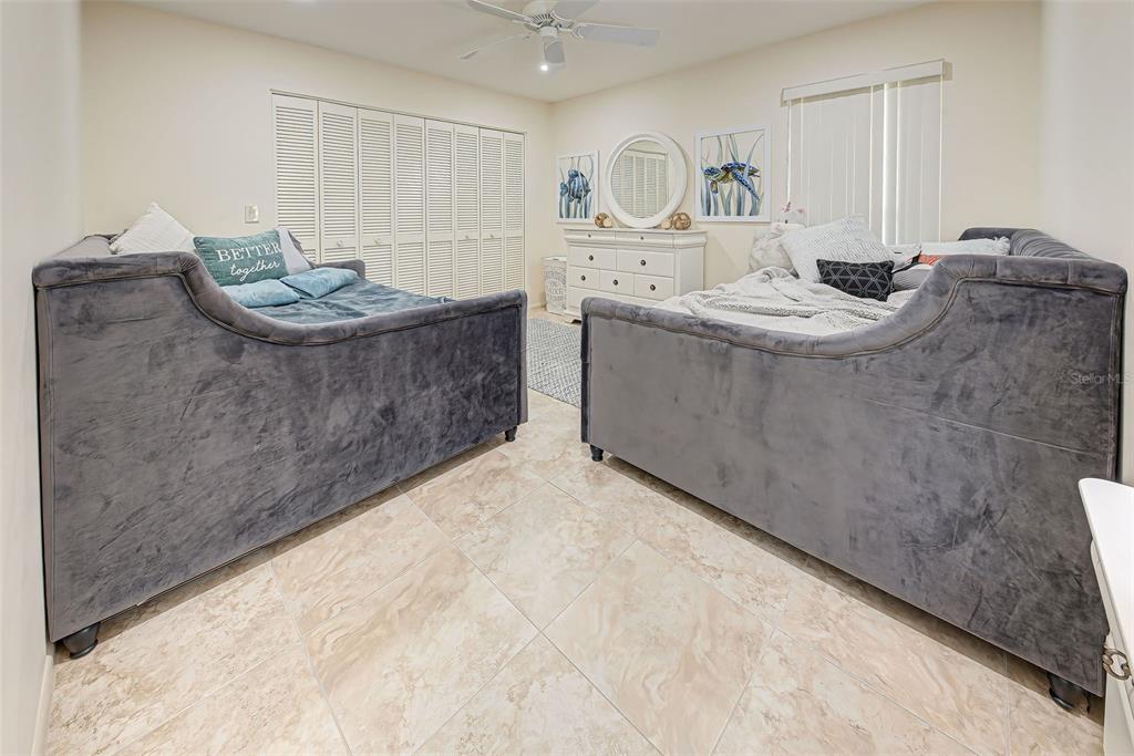 CLARK LAKES SUB - Residential Lease