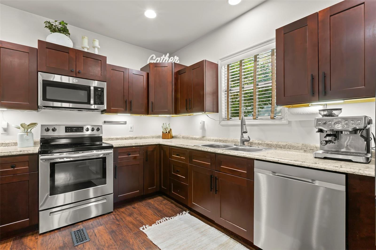 BROOKLAWN - Residential