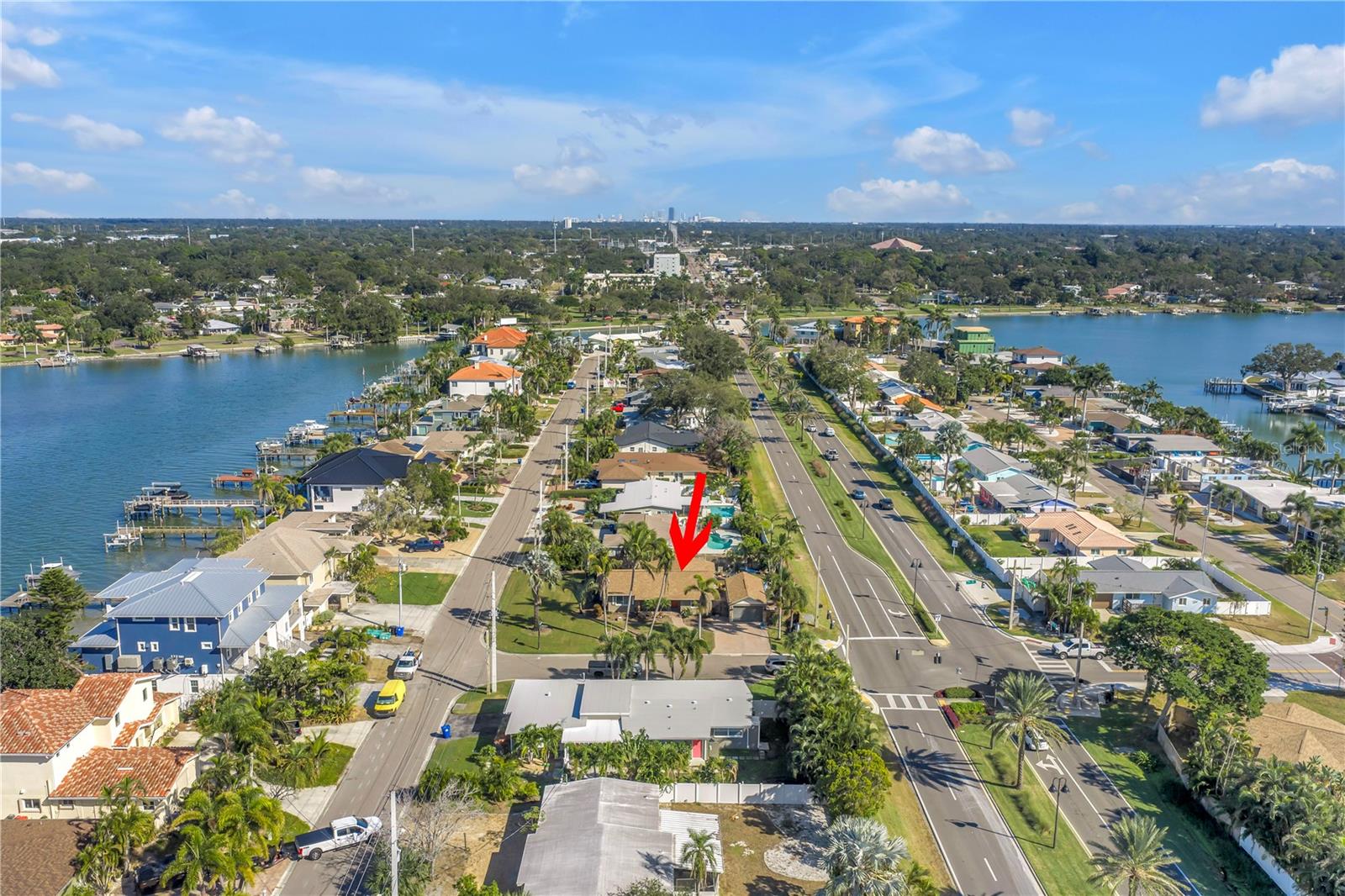 CAUSEWAY ISLES - Residential