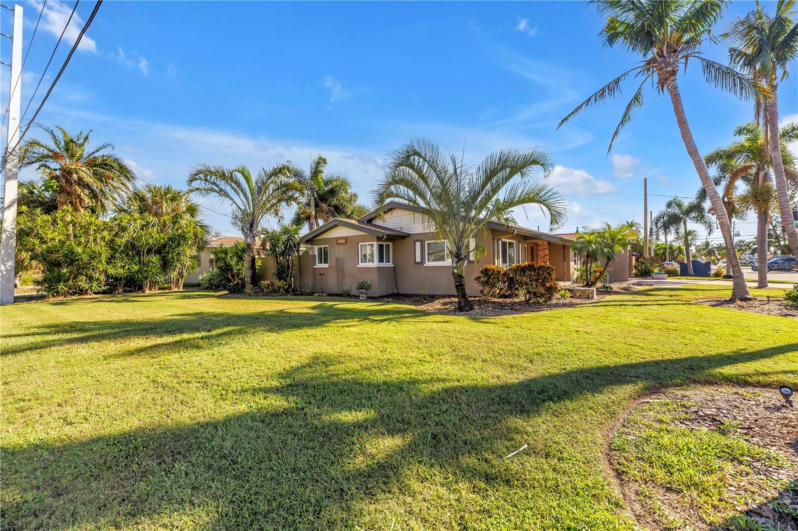 CAUSEWAY ISLES - Residential