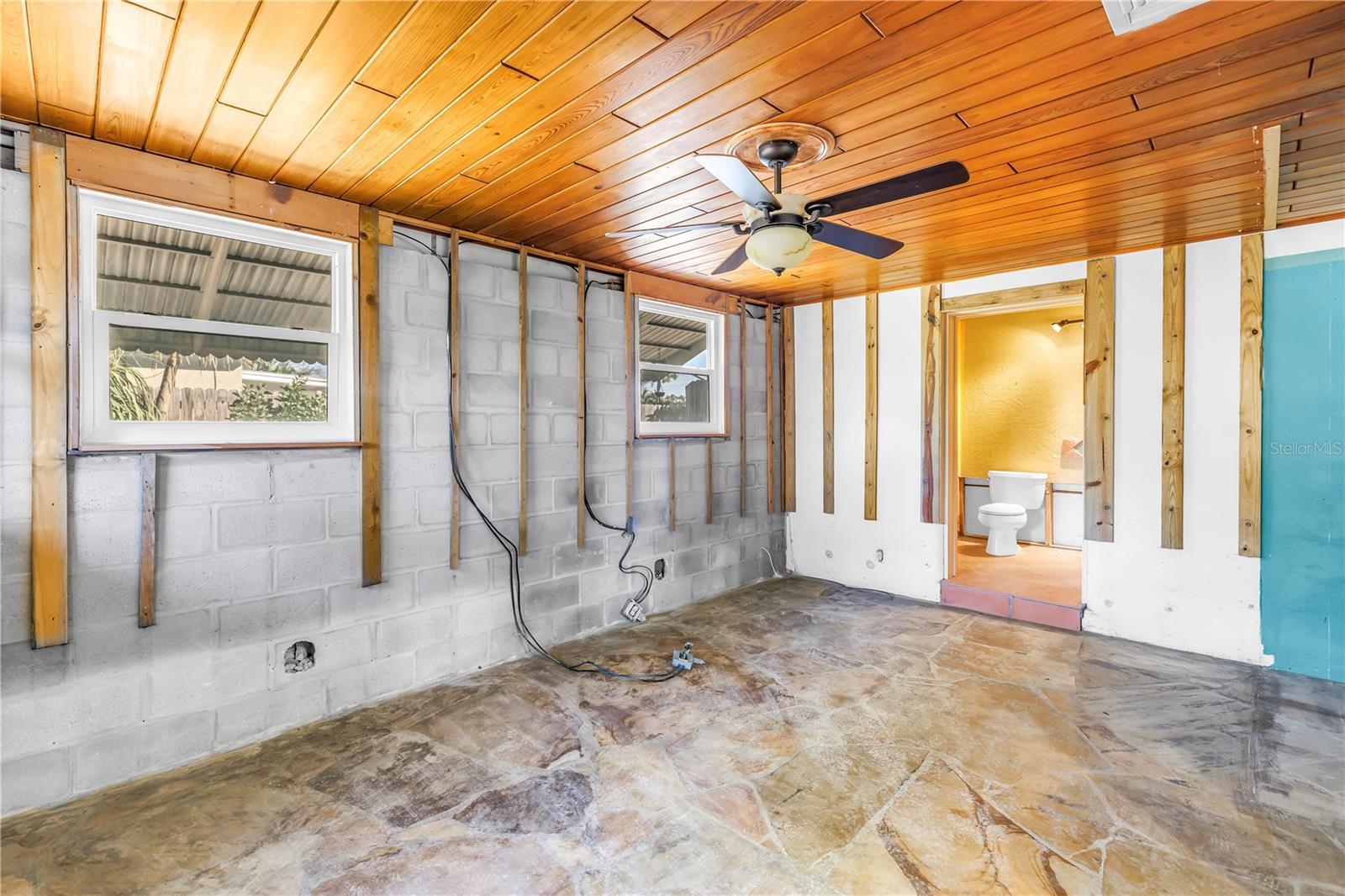 CAUSEWAY ISLES - Residential