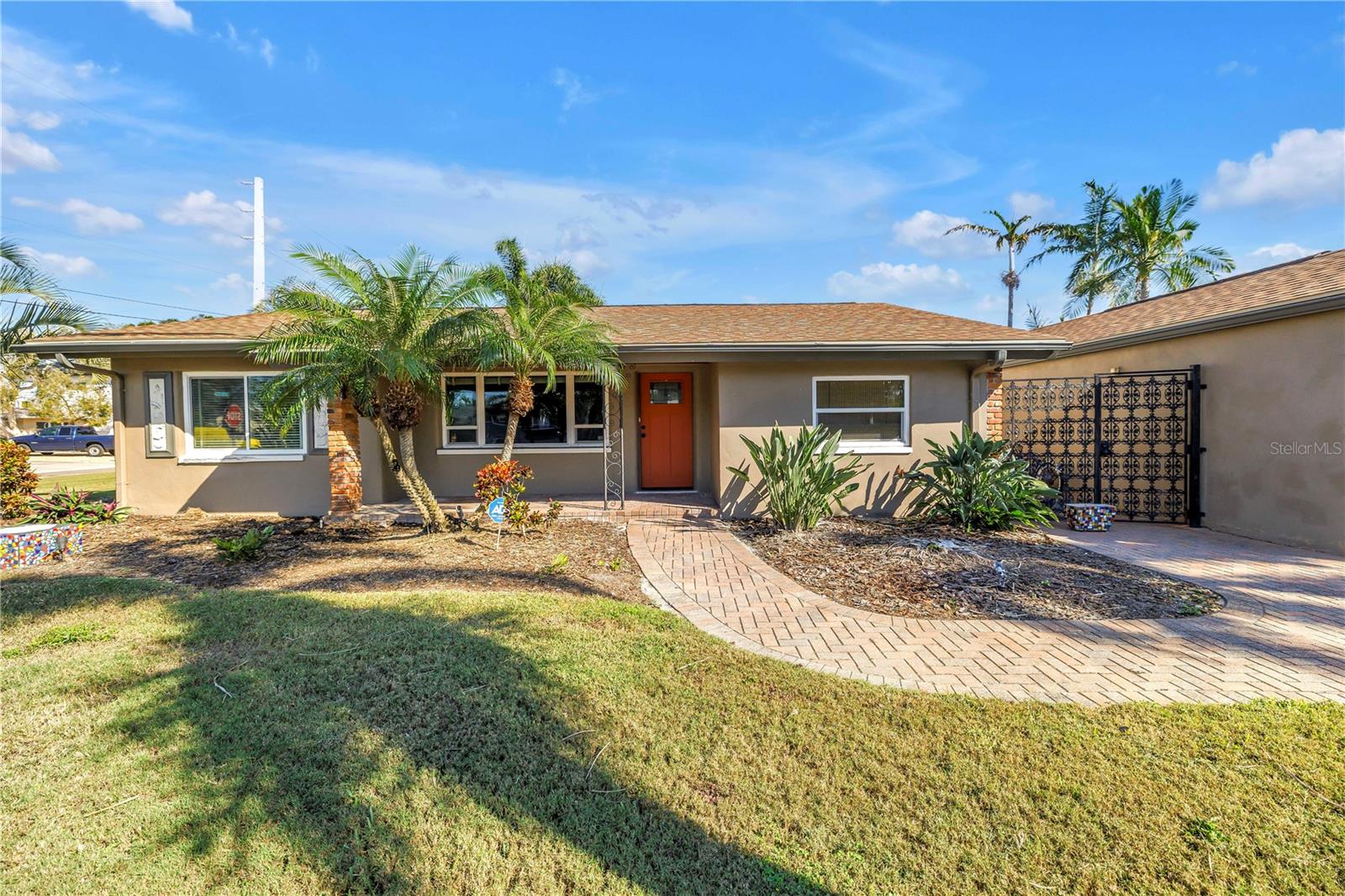 CAUSEWAY ISLES - Residential