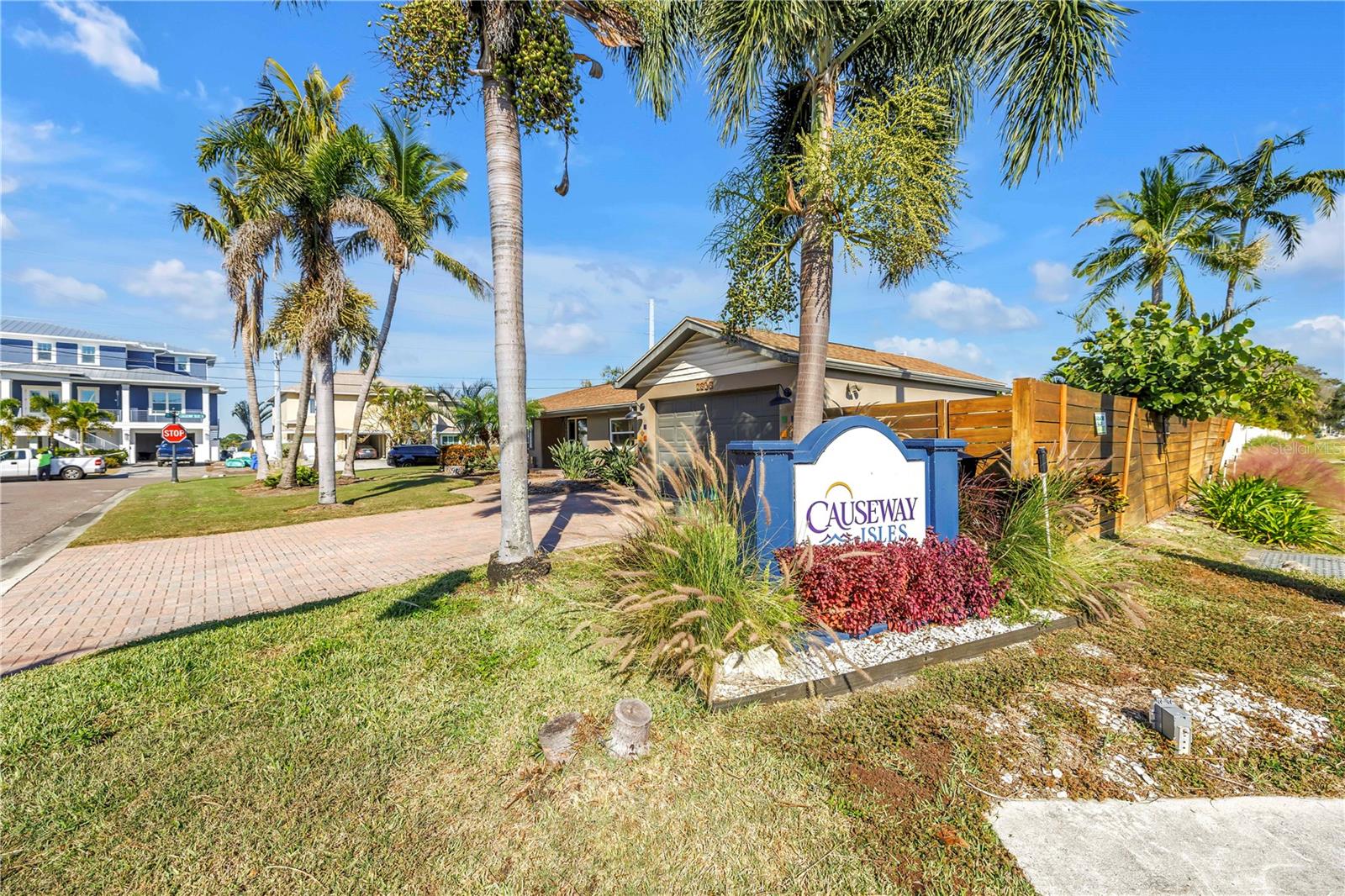 CAUSEWAY ISLES - Residential