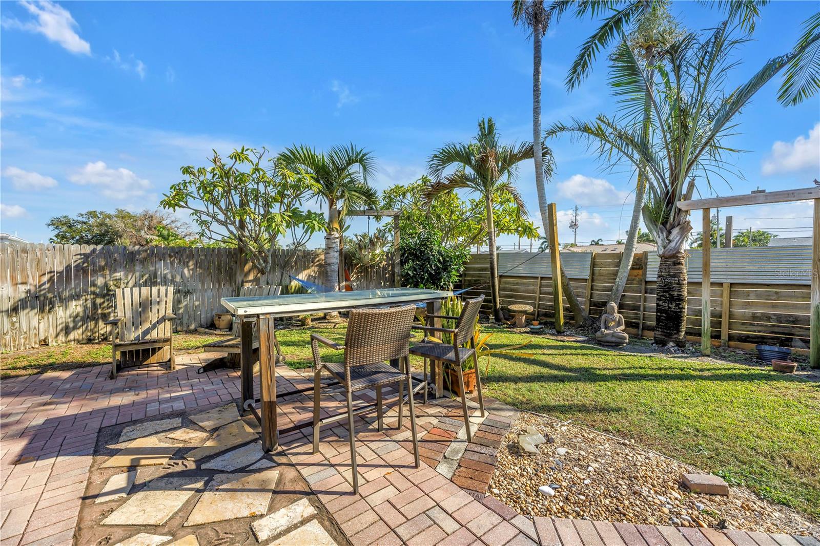 CAUSEWAY ISLES - Residential