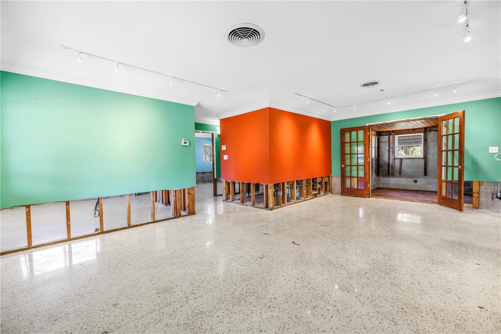 CAUSEWAY ISLES - Residential