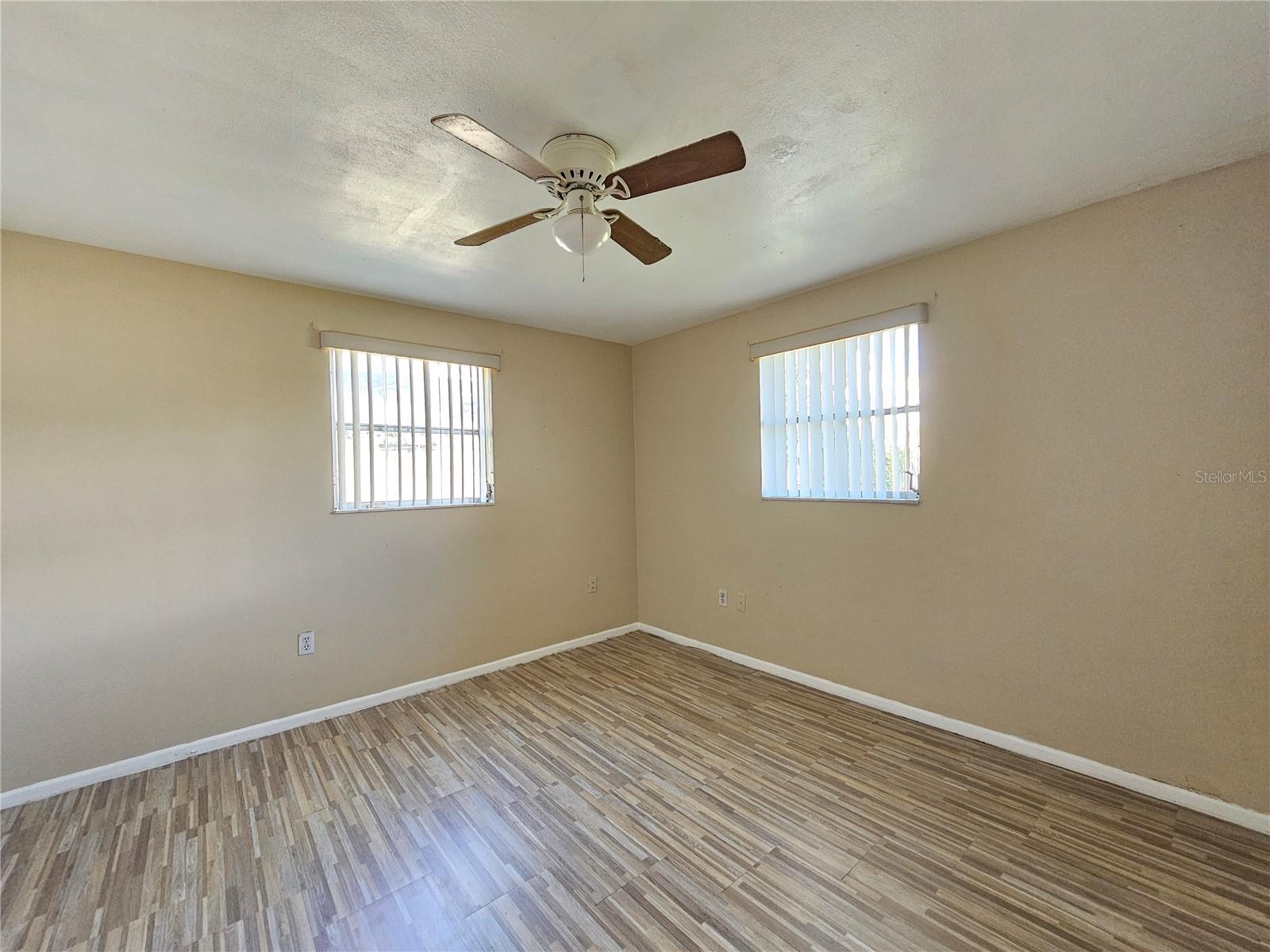 BEACON SQUARE - Residential Lease