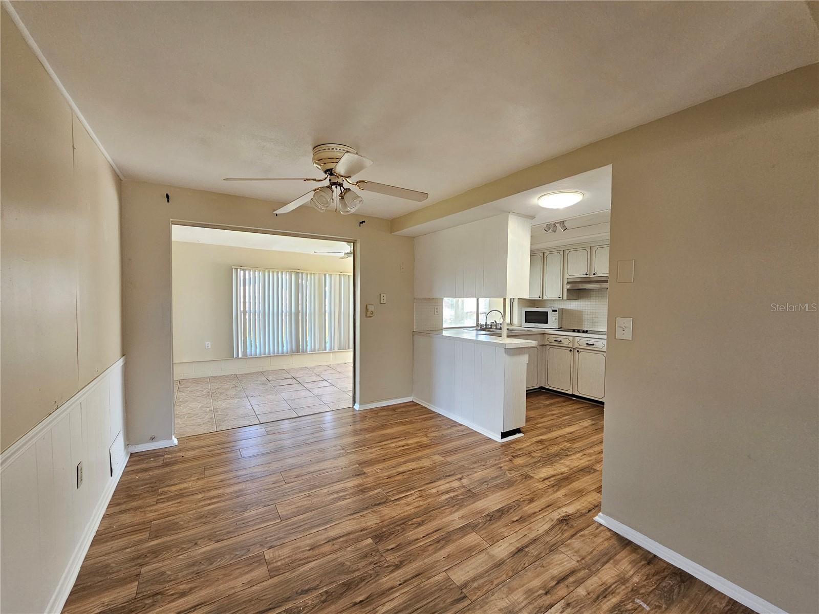 BEACON SQUARE - Residential Lease