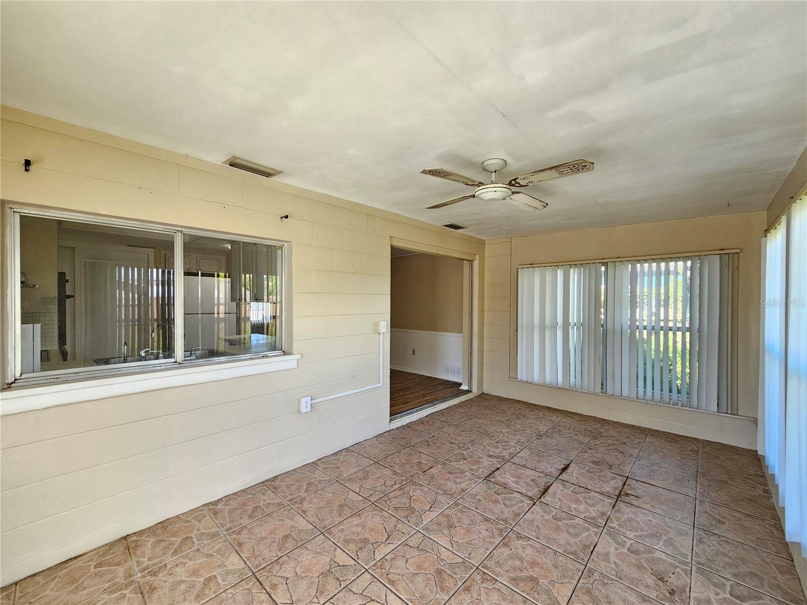 BEACON SQUARE - Residential Lease