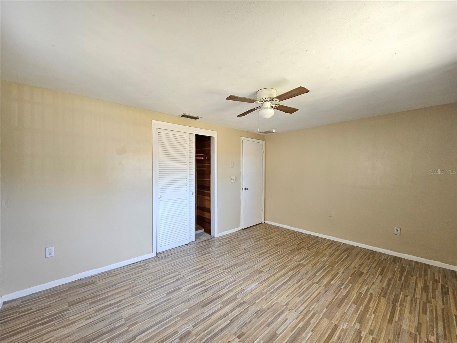 BEACON SQUARE - Residential Lease