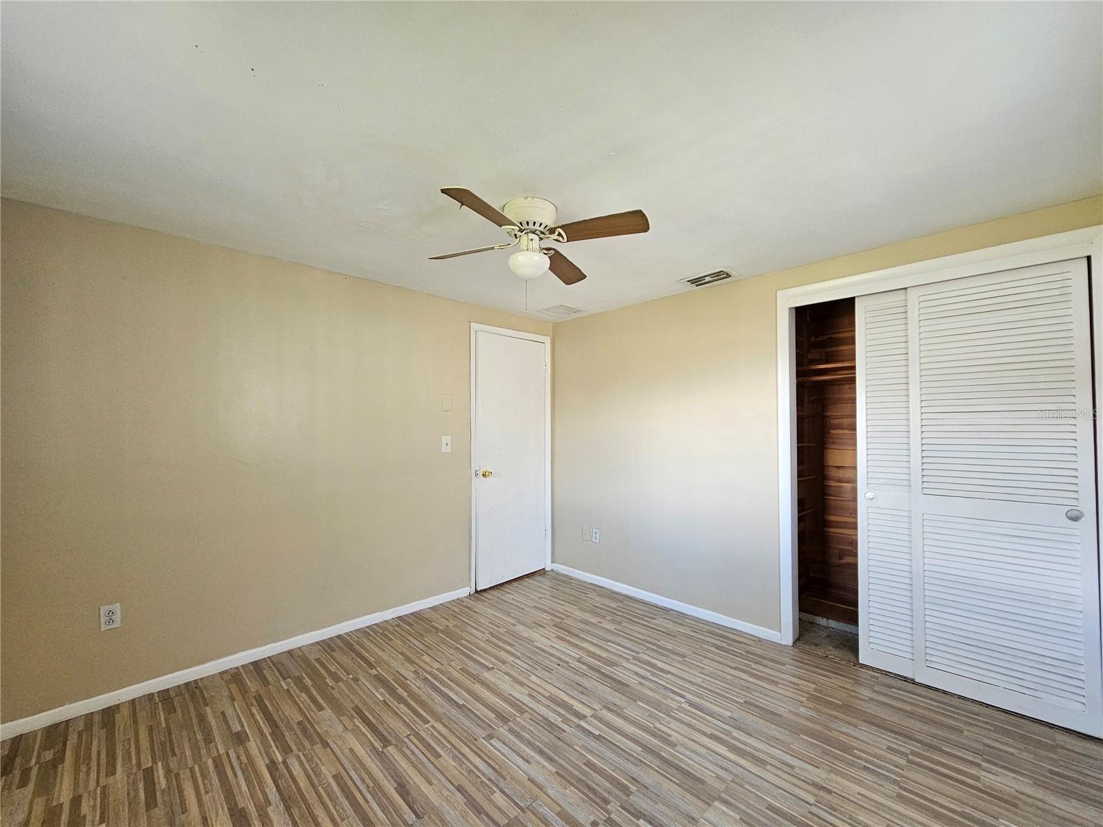 BEACON SQUARE - Residential Lease
