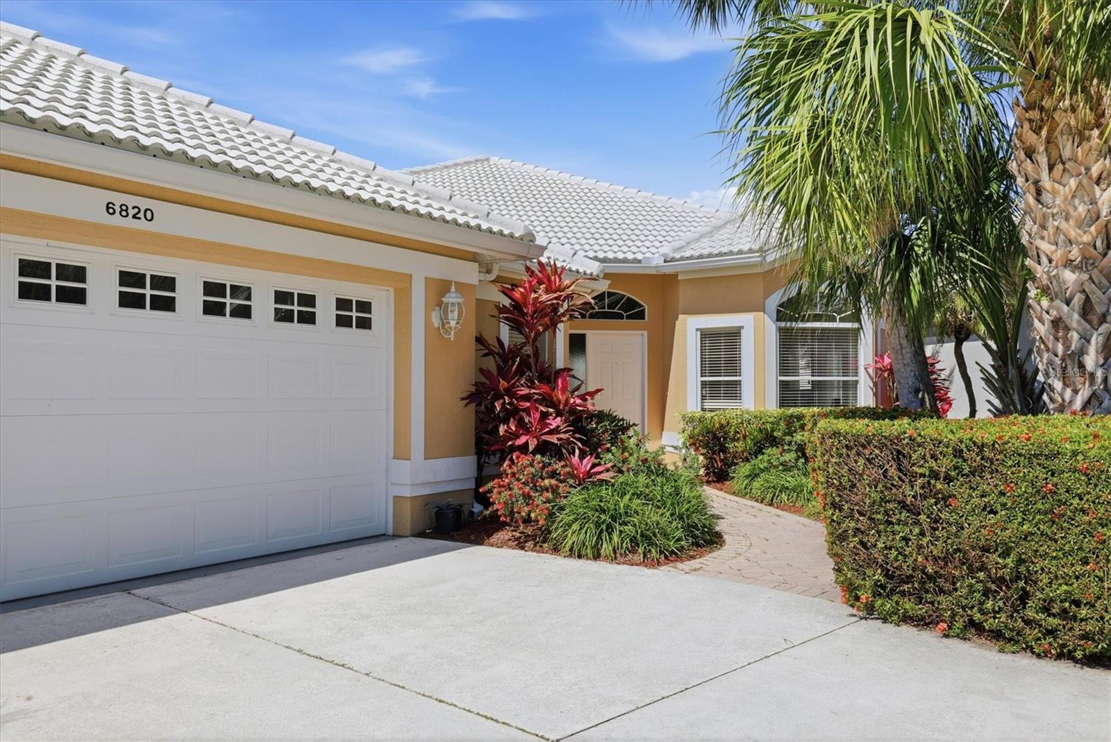 6820 AVENIDA MARBELLA