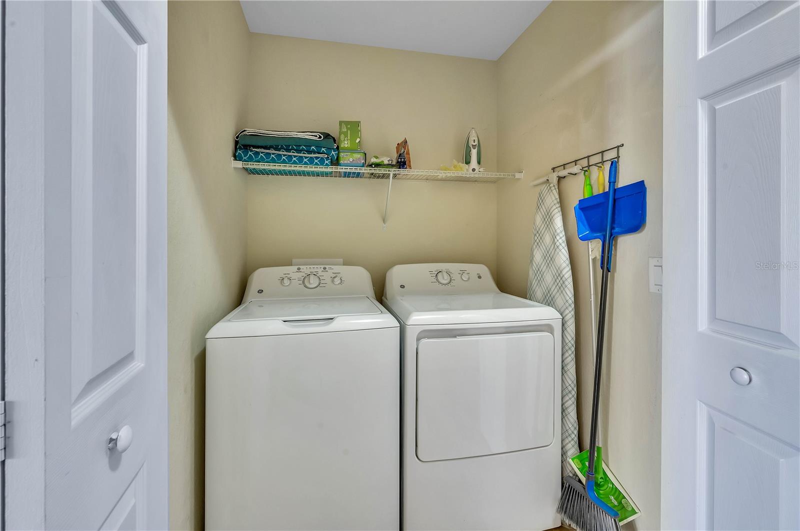 RIVER STRAND - Residential Lease