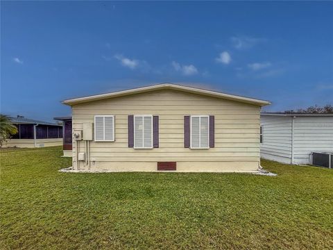 A home in ELLENTON