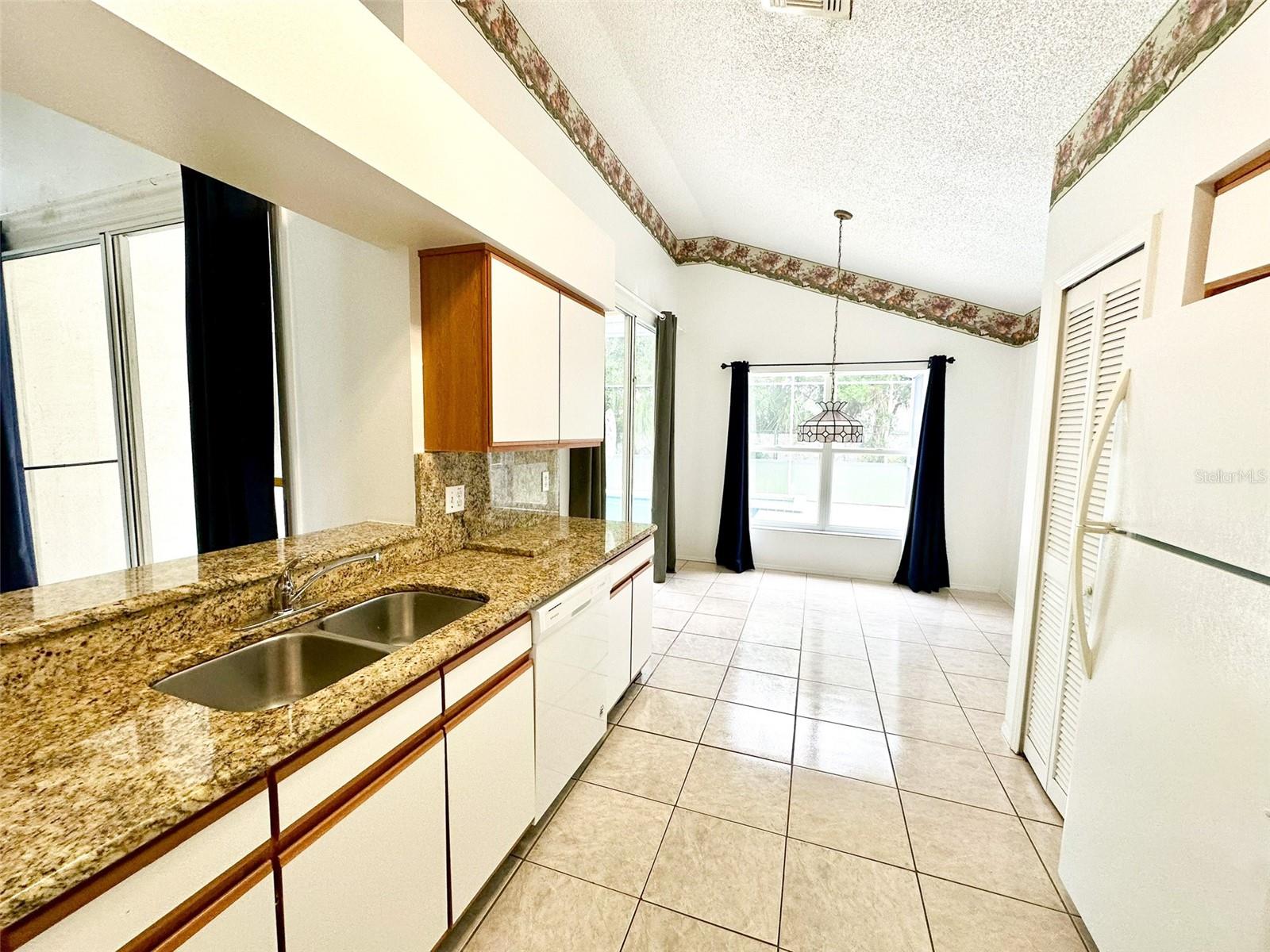 2519 CHATHAM CIRCLE