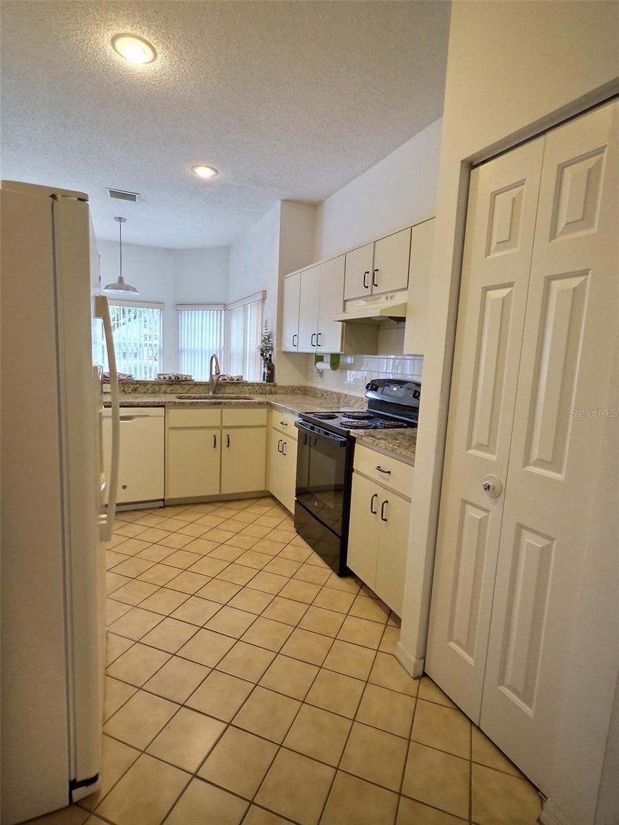 PINE LAKES - Residential