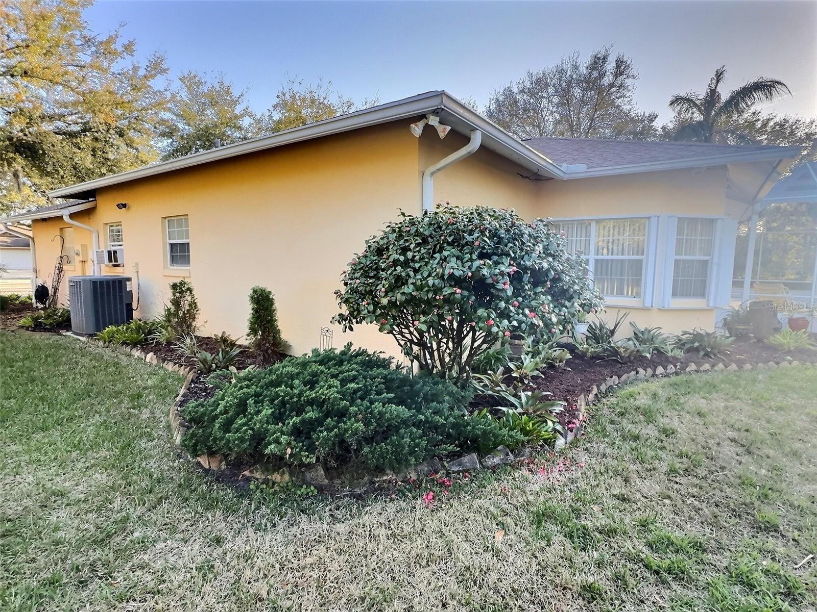 PINE LAKES - Residential