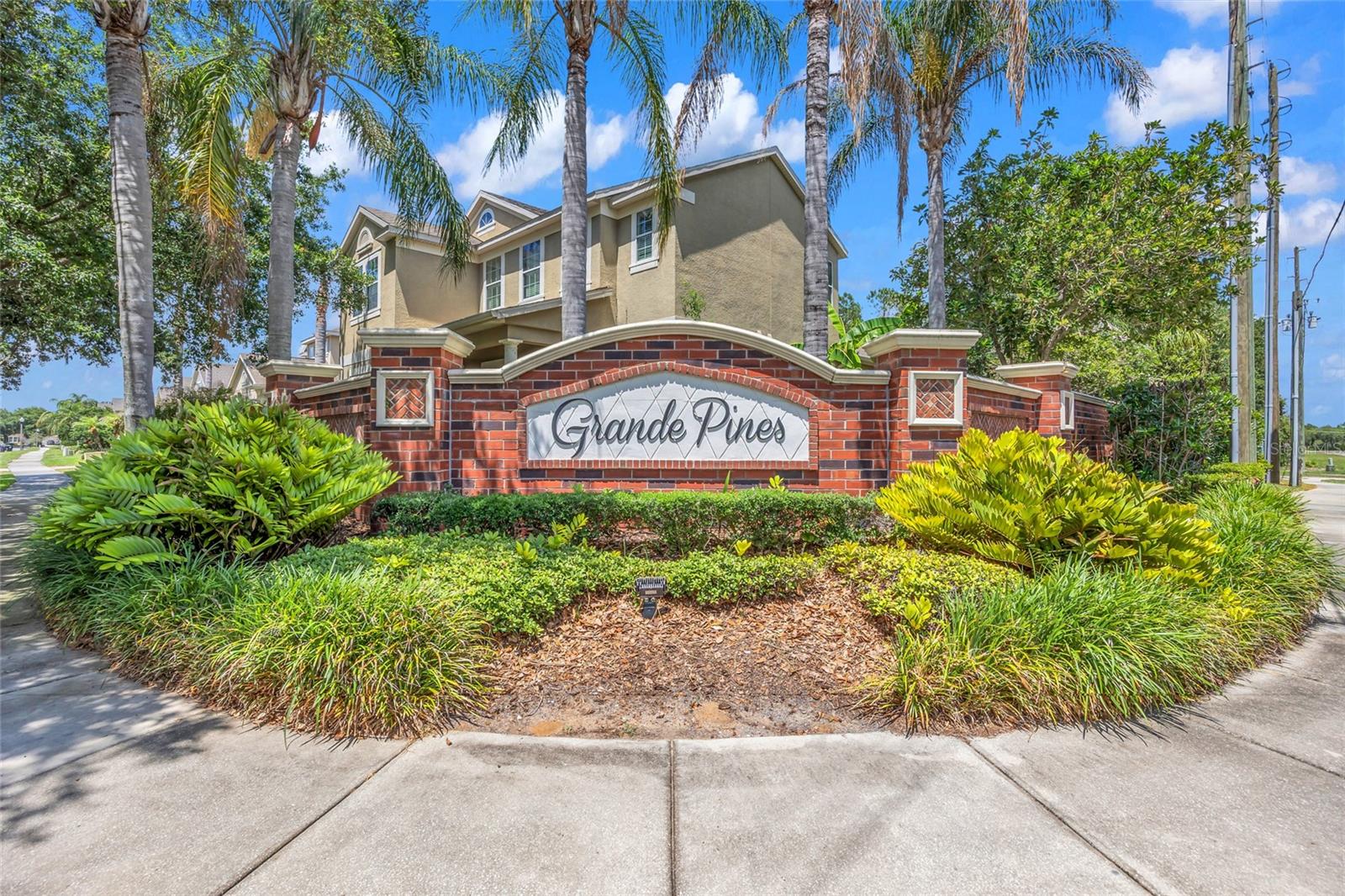 GRANDE PINES - Residential