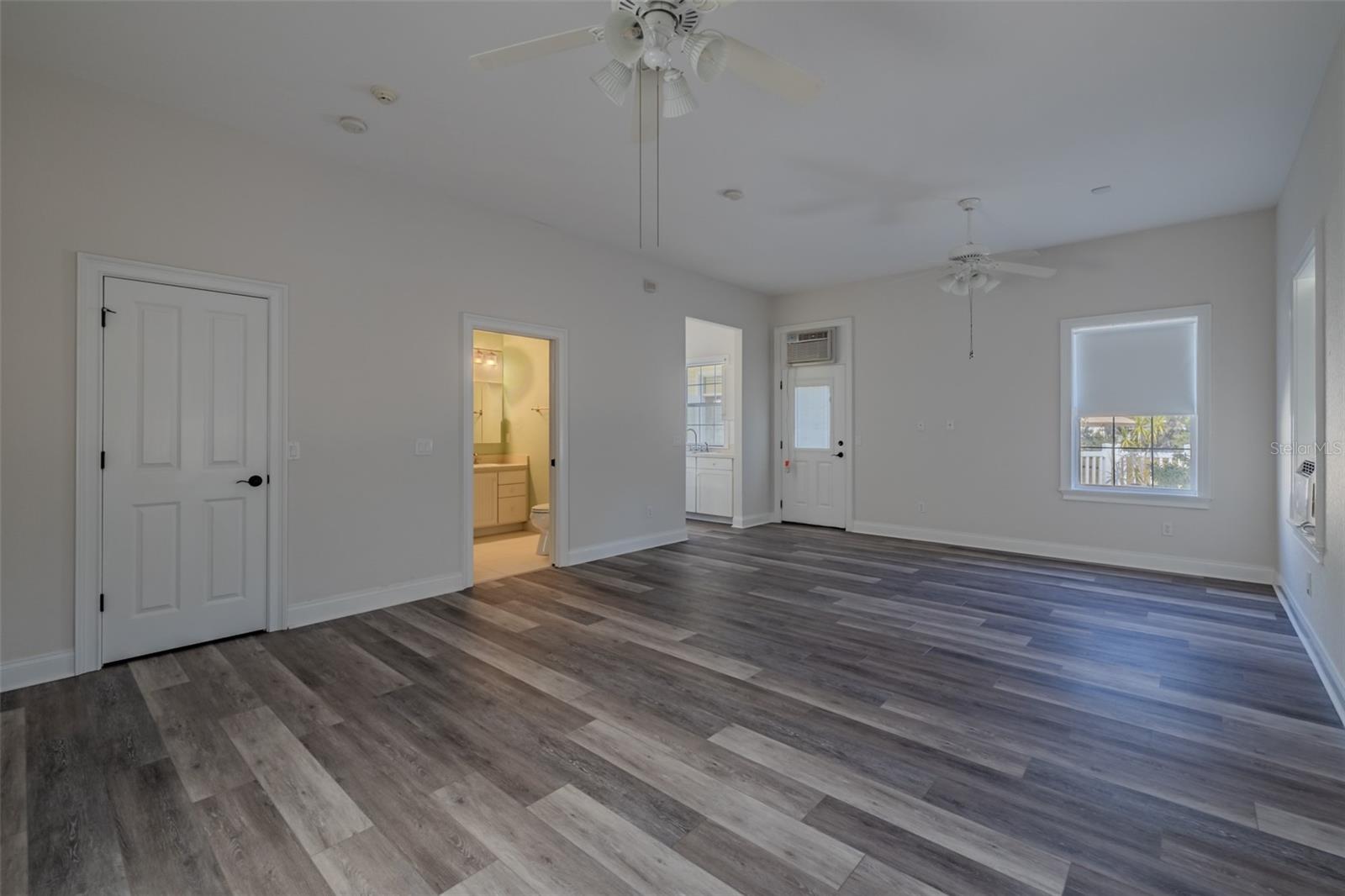 SUNDANCE UNIT 4 - Residential