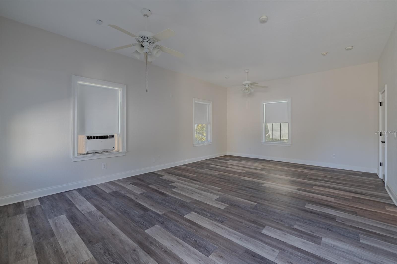 SUNDANCE UNIT 4 - Residential