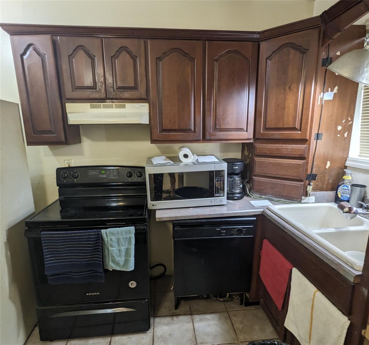 PINE VILLA UNIT 01 - Residential