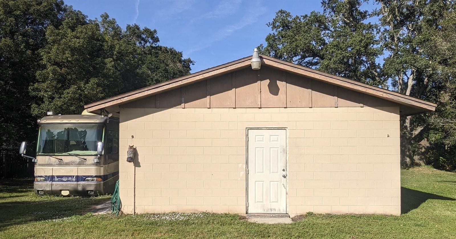 PINE VILLA UNIT 01 - Residential