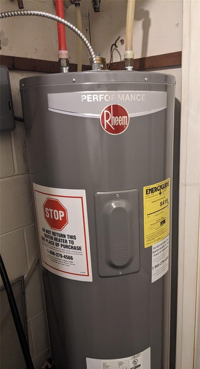 PINE VILLA UNIT 01 - Residential