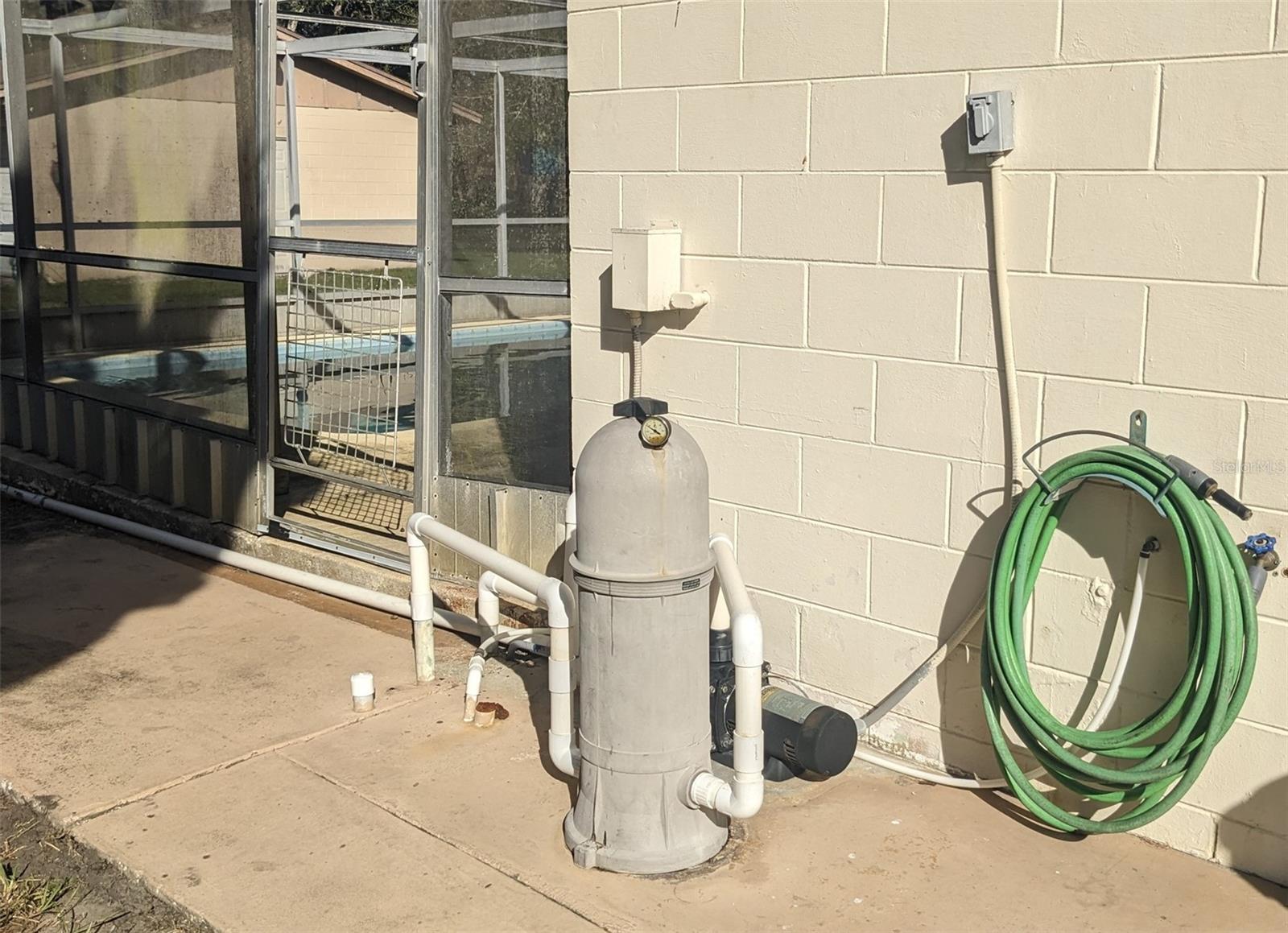 PINE VILLA UNIT 01 - Residential