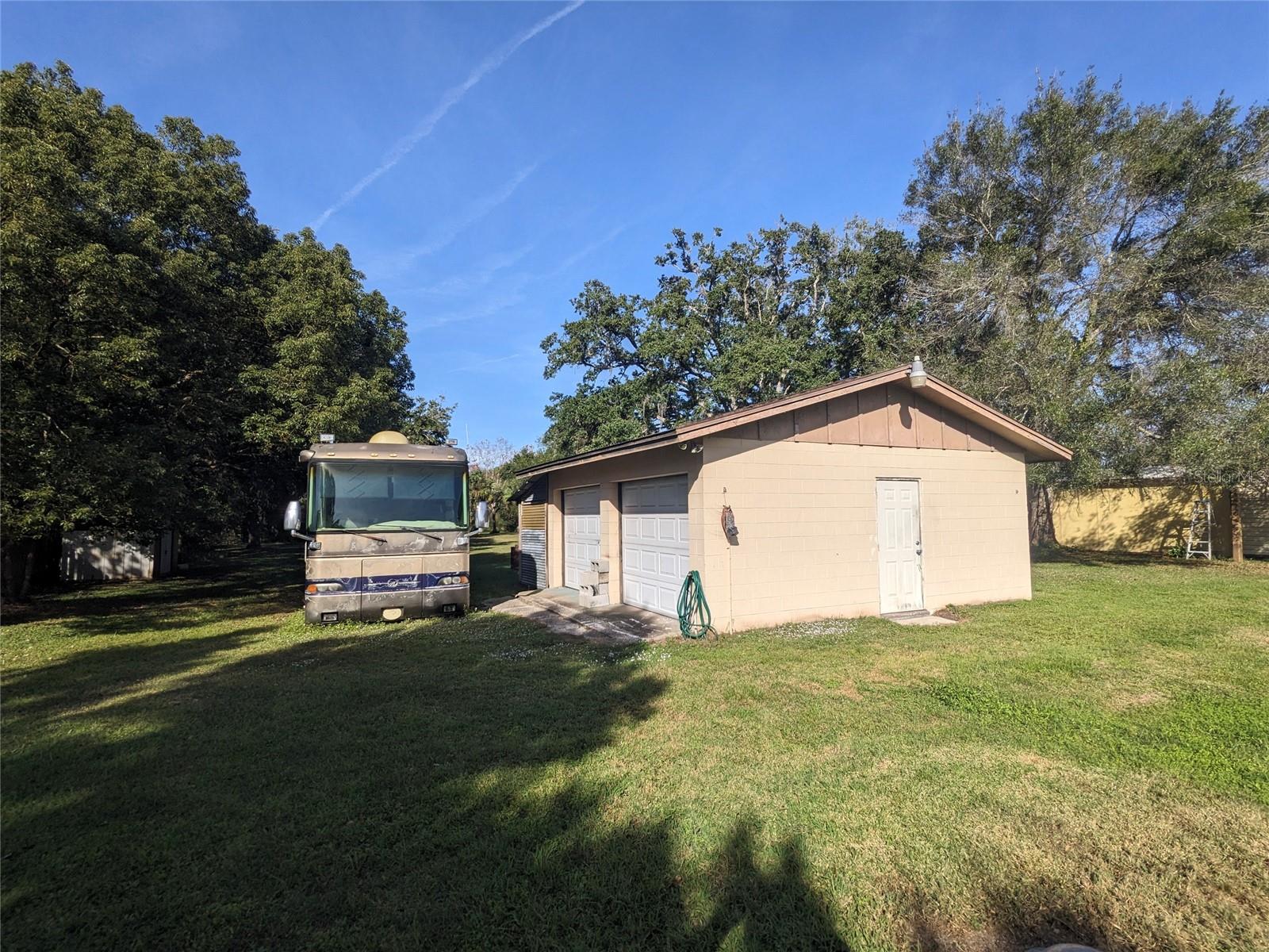 PINE VILLA UNIT 01 - Residential