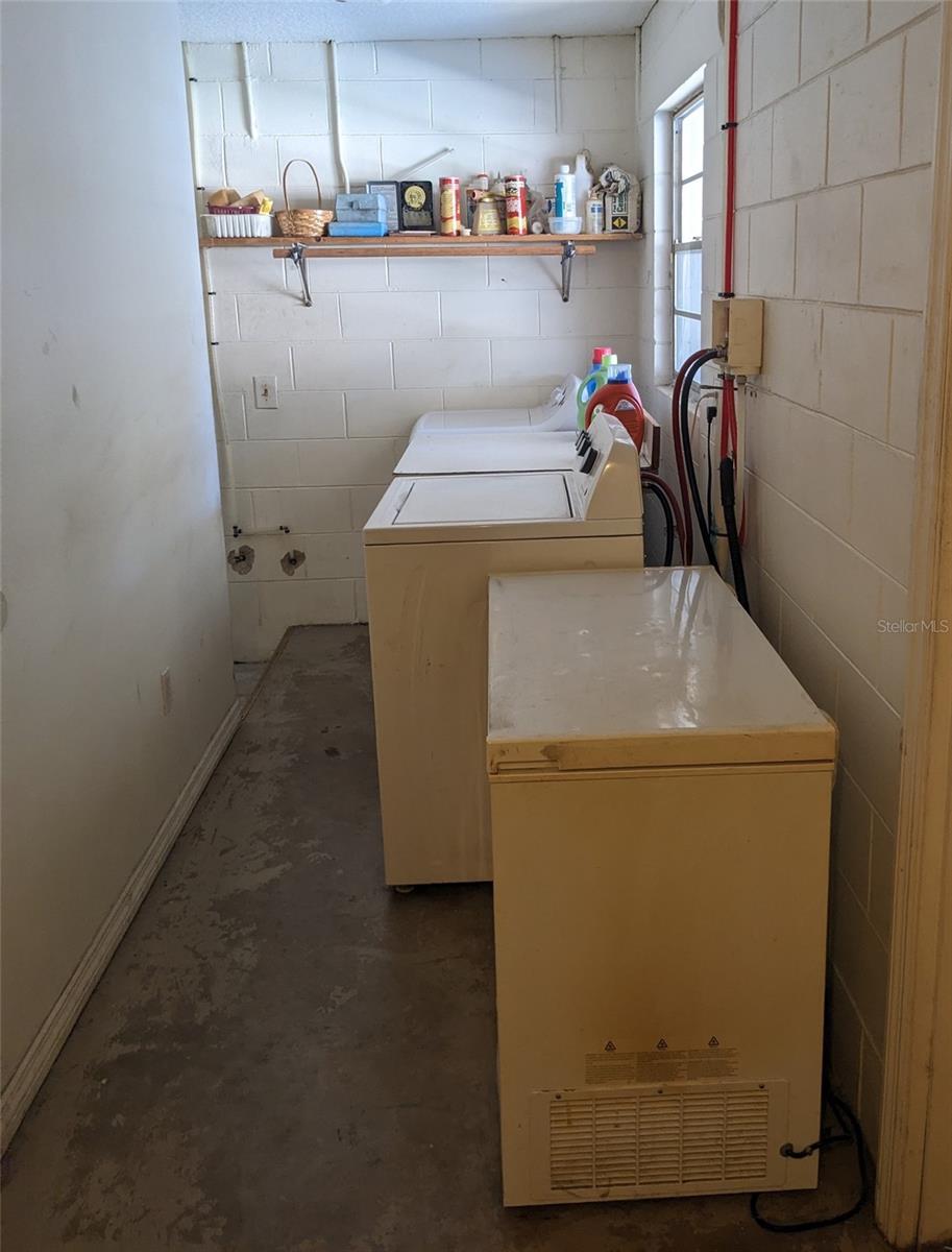 PINE VILLA UNIT 01 - Residential