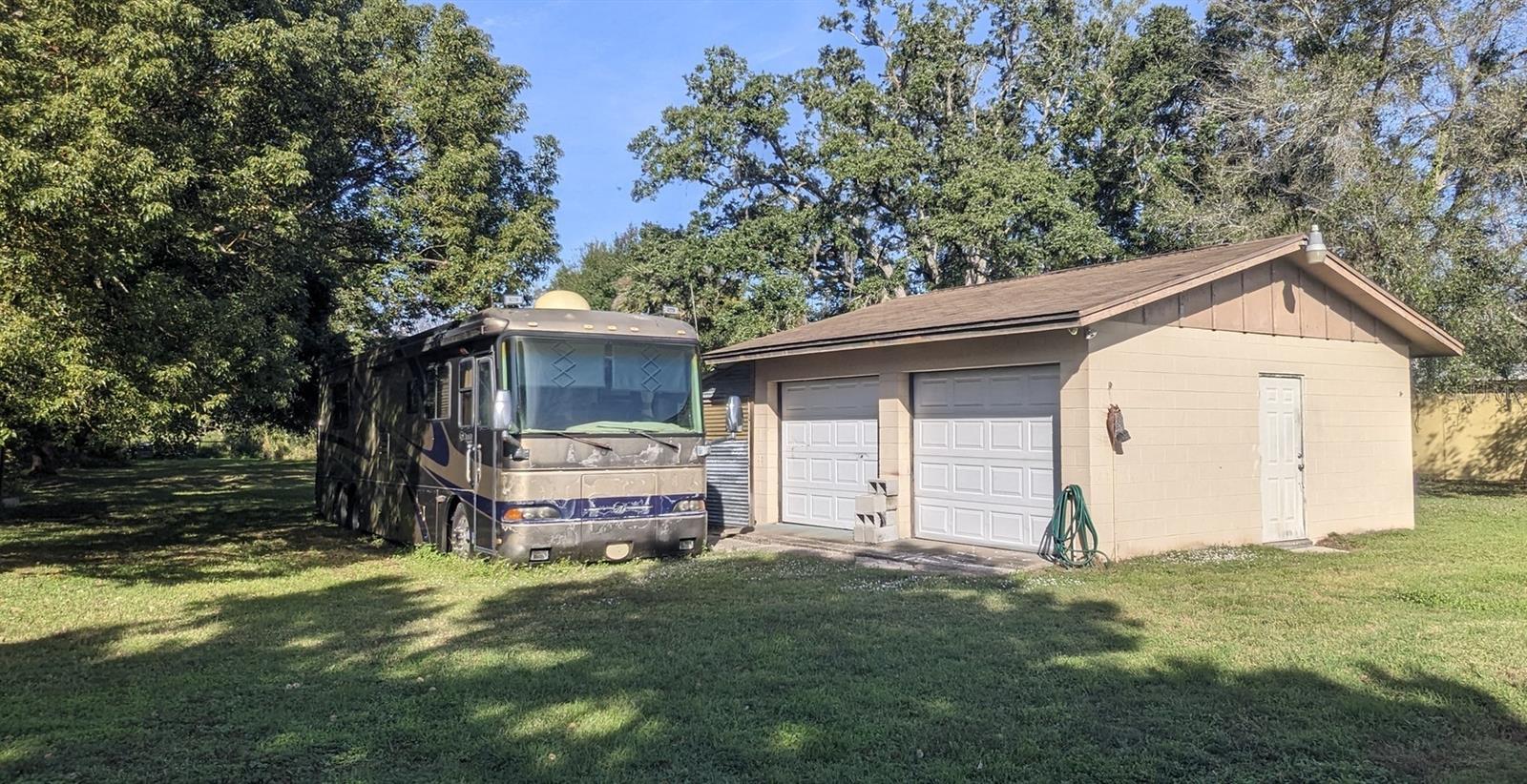 PINE VILLA UNIT 01 - Residential