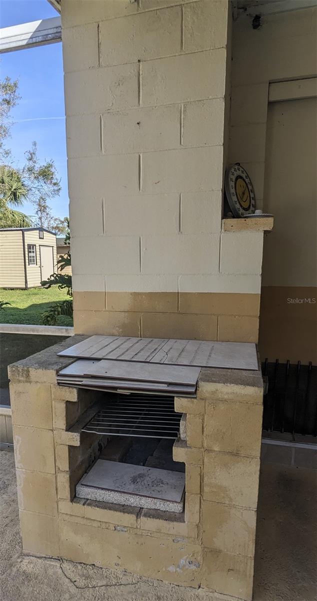 PINE VILLA UNIT 01 - Residential