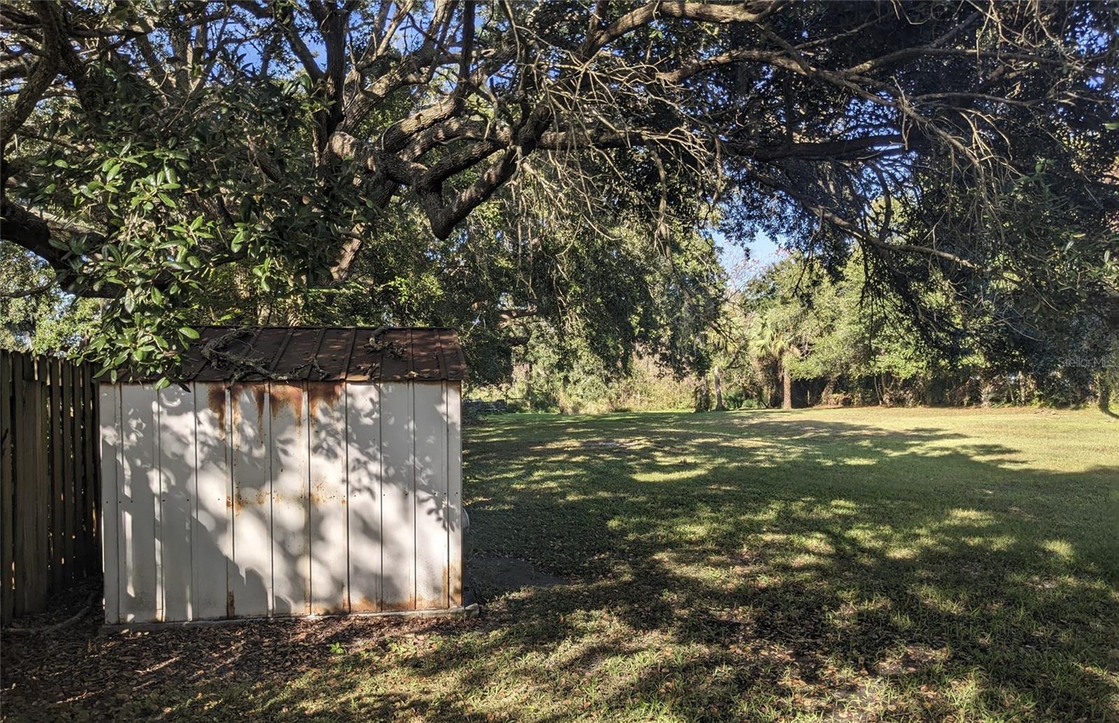 PINE VILLA UNIT 01 - Residential