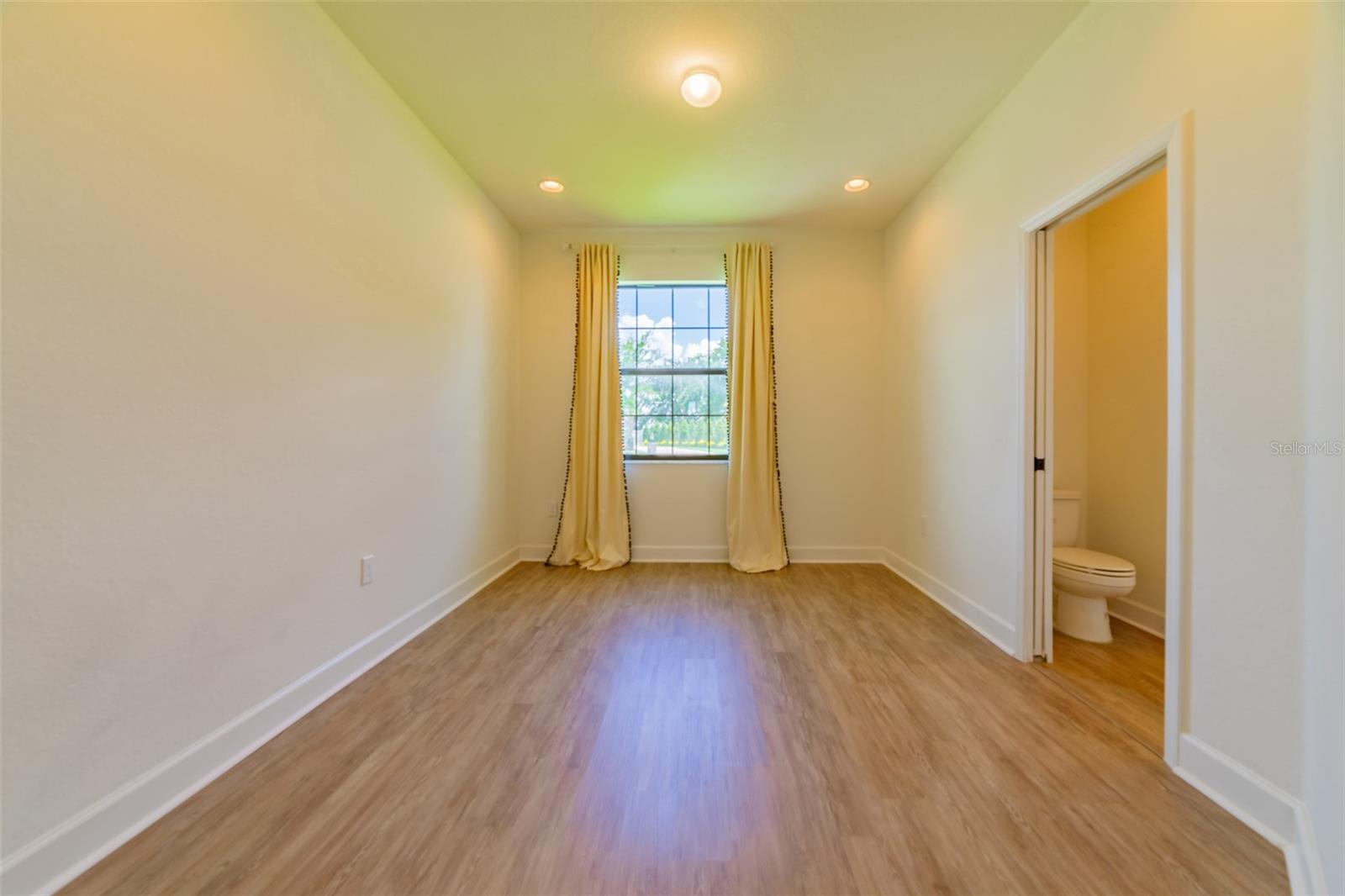 SANCTUARY BY THE LAKE - Residential