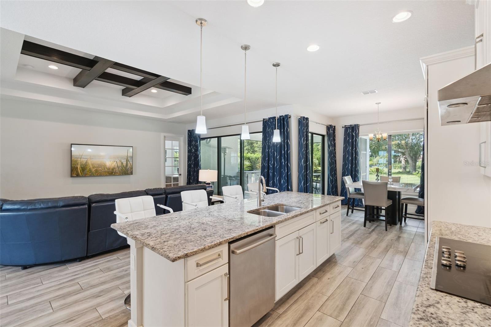 HEATHROW COUNTRY ESTATE - Residential