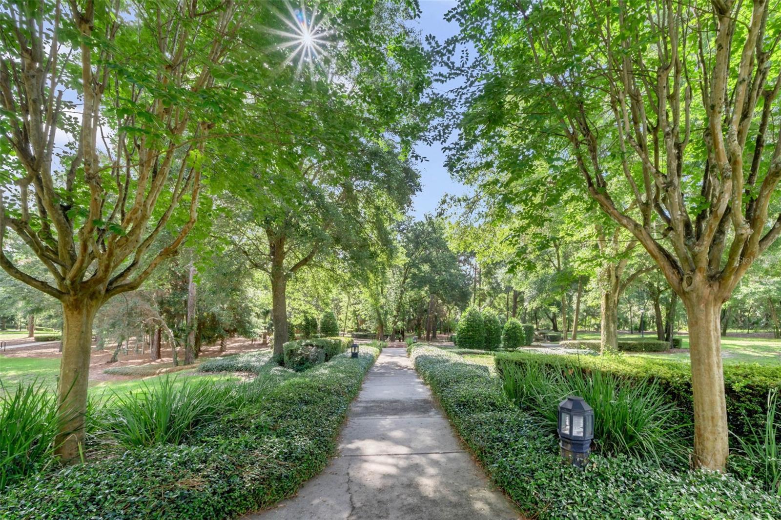 HEATHROW COUNTRY ESTATE - Residential